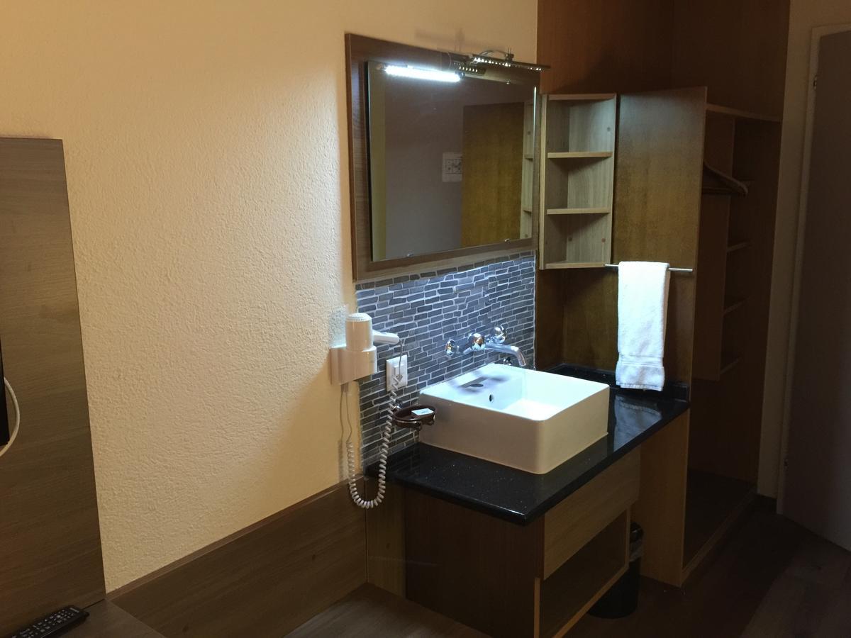 兹斯酒店 韦廷根 外观 照片